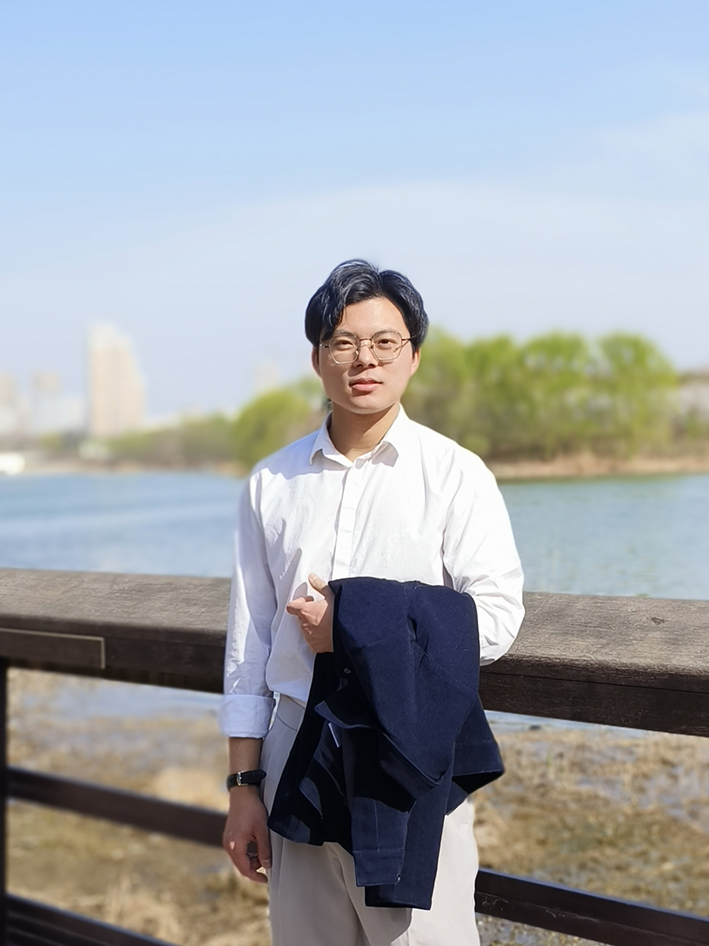 秦垚垒
